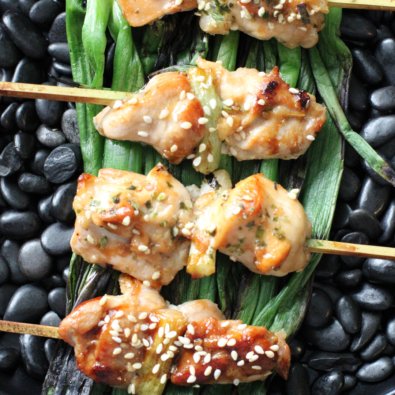 C2058-Chicken-Yakitori-Marinated-Thigh-Meat-skewered-with-Spring-Onions-–-Favorite-primary-web